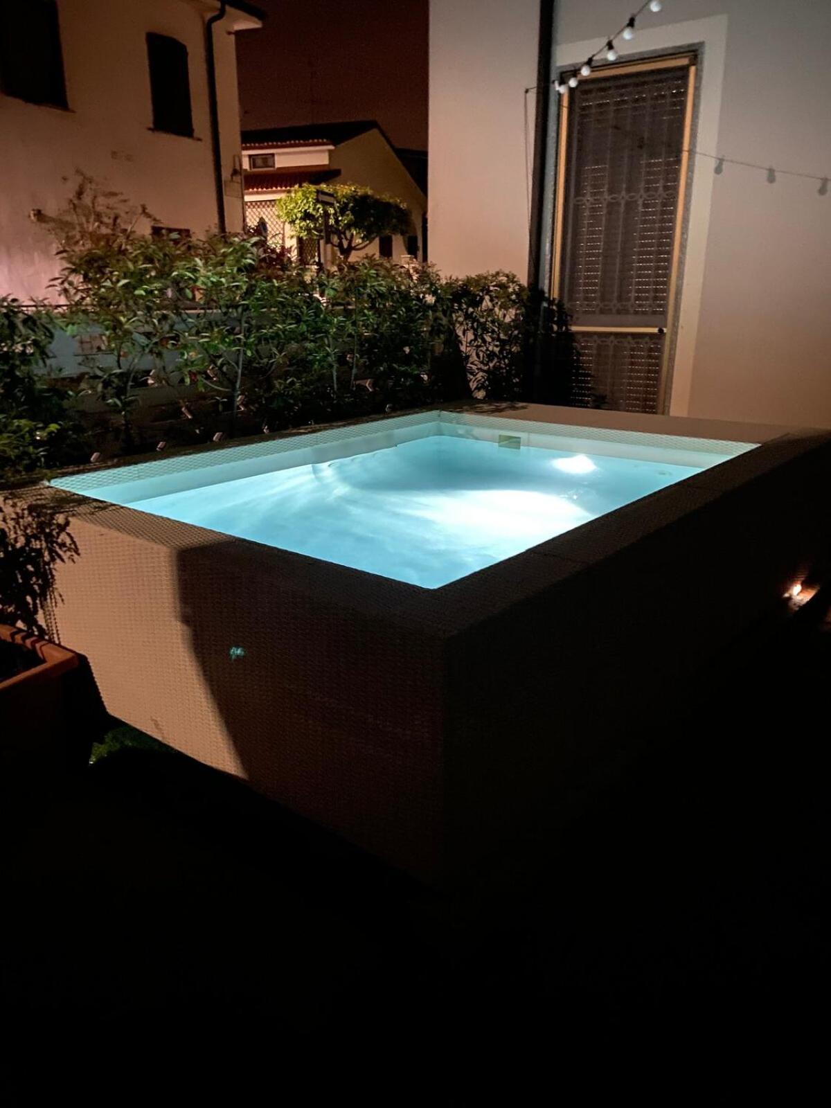 Jacuzzi & Relax - Casa Indipendente 20Min Da Milano Villa Zelo Buon Persico ภายนอก รูปภาพ