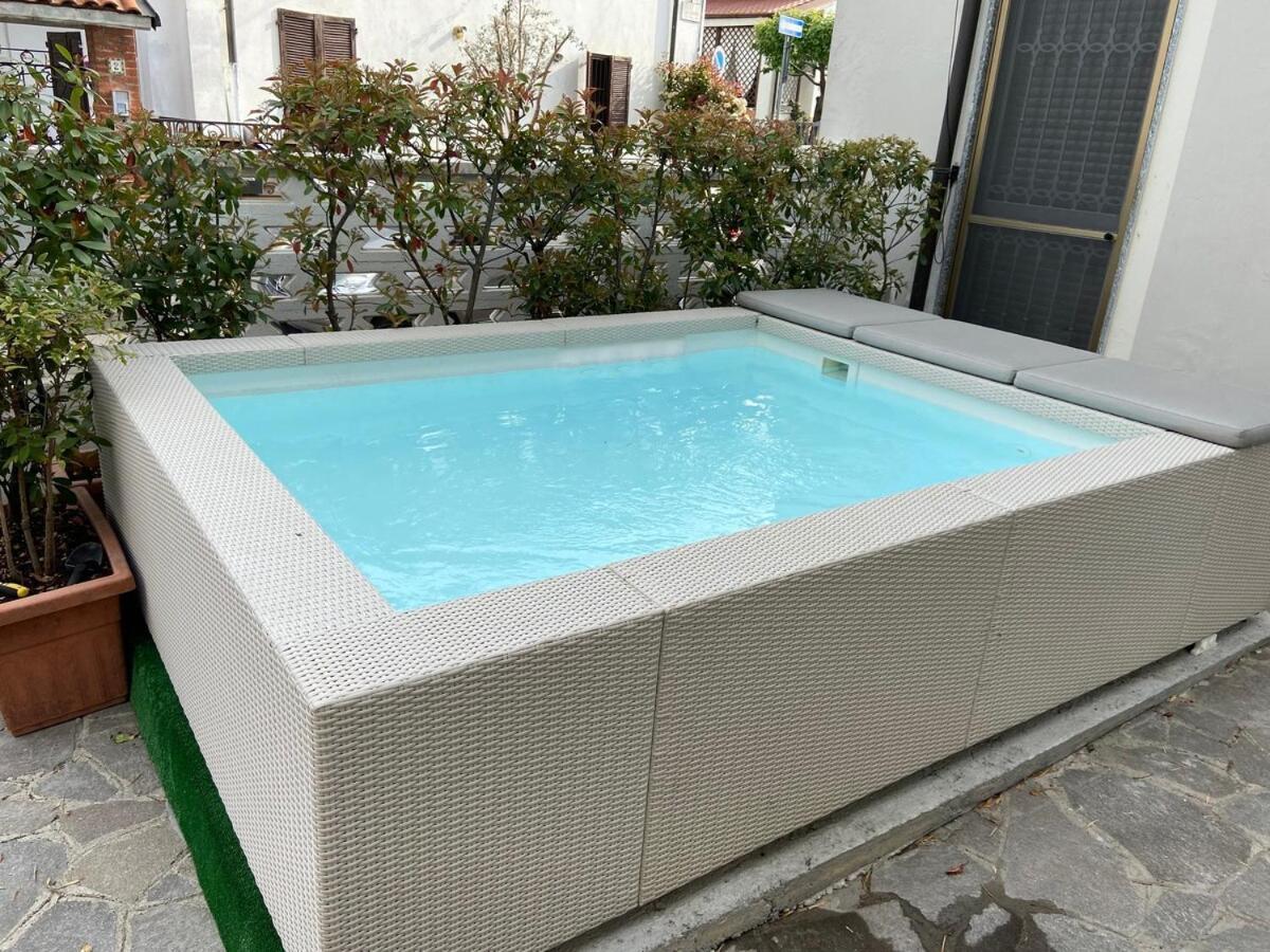 Jacuzzi & Relax - Casa Indipendente 20Min Da Milano Villa Zelo Buon Persico ภายนอก รูปภาพ